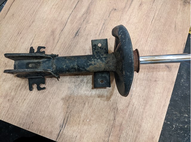 Стойка передняя Рено Мастер 3