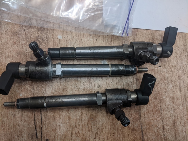Форсунка впрыска топлива 7H2Q9K546CB LAND ROVER