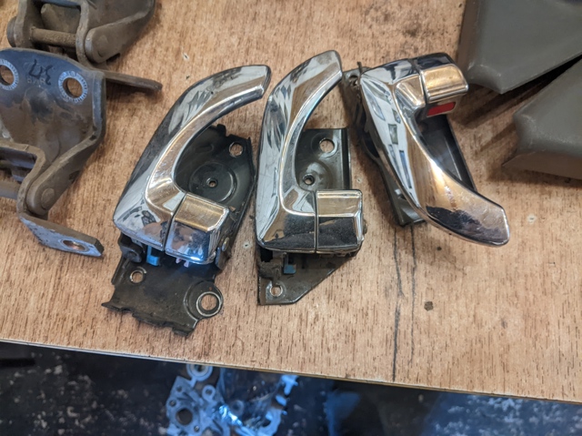 Ручка двери задней внутренняя левая 8361026010 HYUNDAI