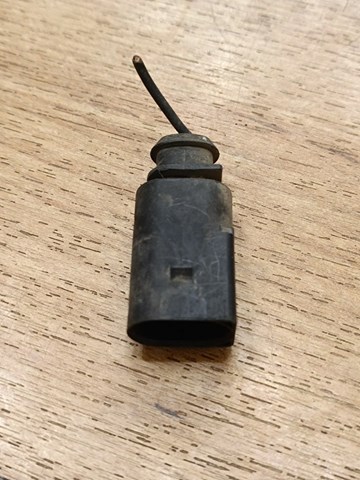 Разъем (фишка) генератора 8D0973822 VAG