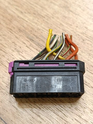 VAG 8L0971978 в наличии Черновцы