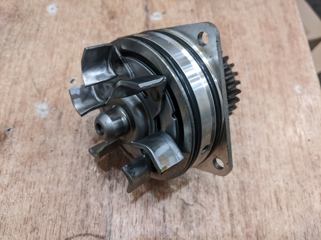 NISSAN B1010JK20A Помпа в наличии Харьков