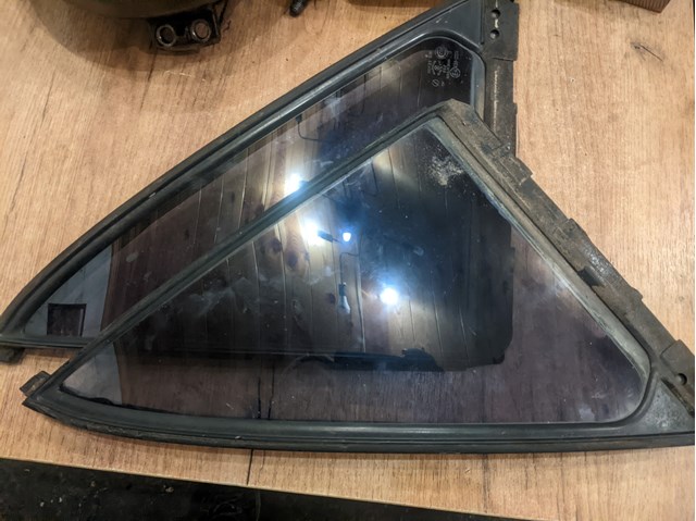 GE5A73661B MAZDA Стекло-форточка двери задней левой купить в Украина