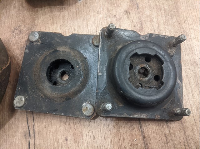 Опора пружины задней левой GE6L28390 MAZDA