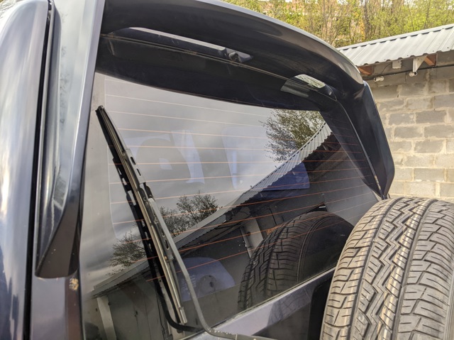 Стекло крышки багажника MR492441 MITSUBISHI