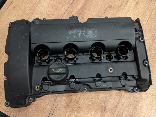Крышка двигателя V758590780 PEUGEOT