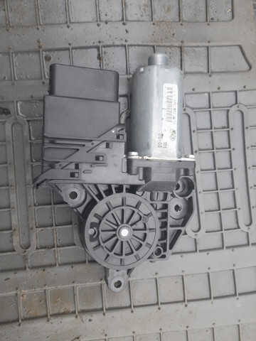 1K0959703K Мотор стеклоподъемника двери задней левой купить Львов