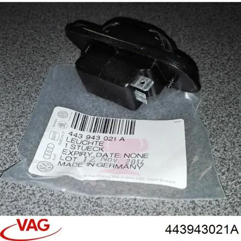 443943021A VAG Фонарь подсветки заднего номерного знака купить в Ирпень