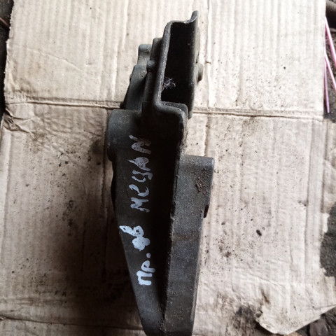 7700430752 RENAULT Кронштейн подушки (опоры) двигателя правой купить в Харьков