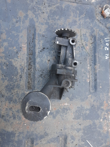 RENAULT 7701693576 Насос масляный в наличии Киев
