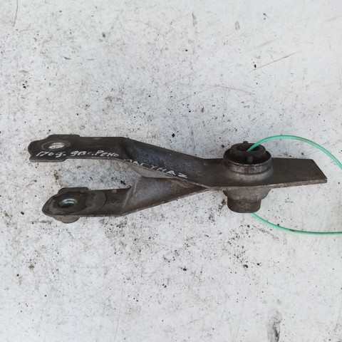 8200250743 RENAULT Кронштейн подушки (опоры) двигателя правой купить в Николаев