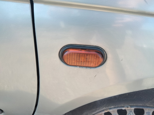 RENAULT 8200257684 Повторитель поворота на крыле в наличии Харьков
