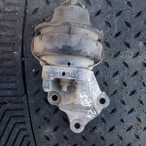 8649262 VOLVO Кронштейн подушки двигателя купить в Ужгород