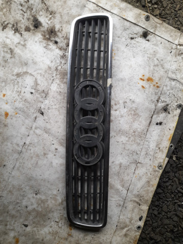 8D0853651E VAG Решетка радиатора купить в Чернигов