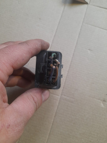 HYUNDAI 9542025000 в наличии Тернополь