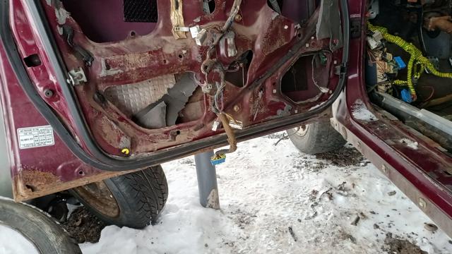 MAZDA C00159020U Дверь передняя левая в наличии Каменское