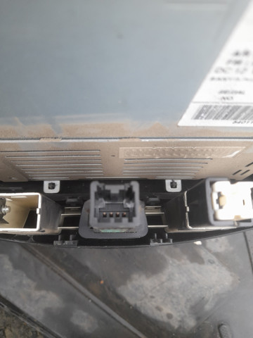 D651624B0B Кнопка привода замка багажника купить Винница