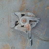 Запор капота (замок и привод замка капота) Mazda 626 III