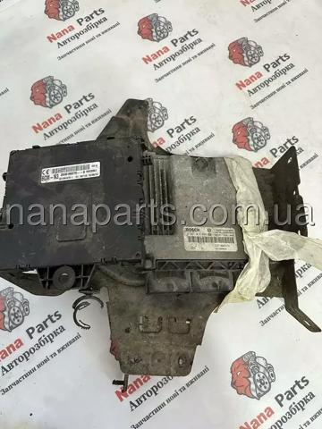 ЭБУ двигателем 237100637R RENAULT