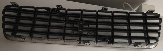 9151881 VOLVO Решетка радиатора купить в Черкассы