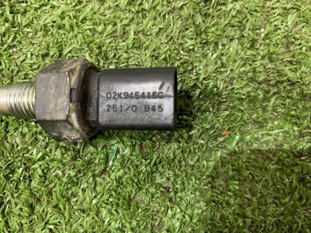 02K945415G Датчик включения фонарей заднего хода купить Сумы