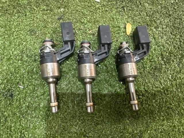 VAG 03H906036E Форсунка впрыска топлива в наличии Тернополь