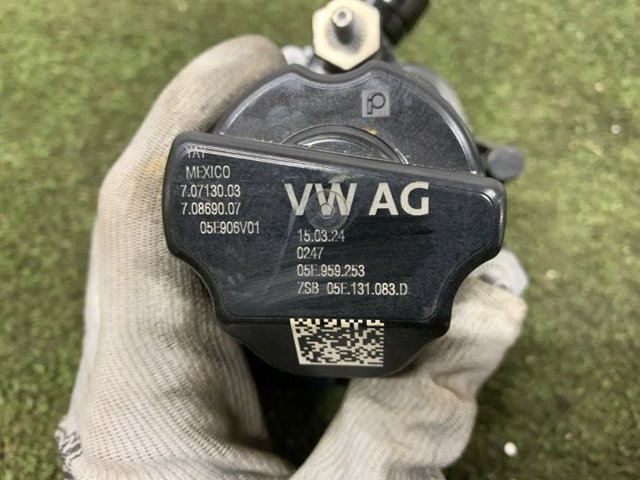 05E959253 VAG Насос воздушный купить в Черкассы