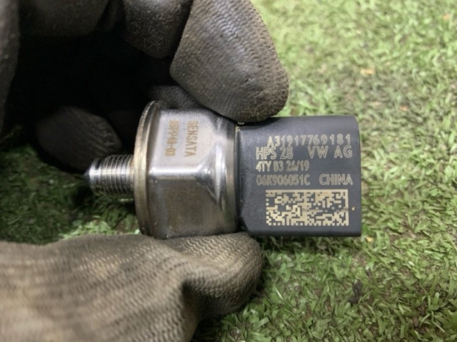 VAG 06K906051C Датчик давления топлива в наличии Чернигов