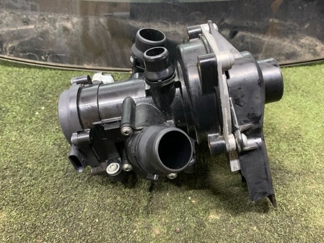 VAG 06L121012M Помпа в наличии Сумы