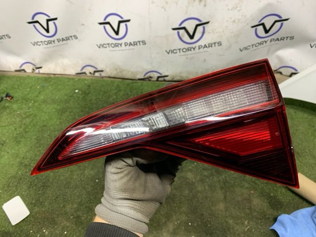 VAG 17A945094A Фонарь задний правый внутренний в наличии Тернополь