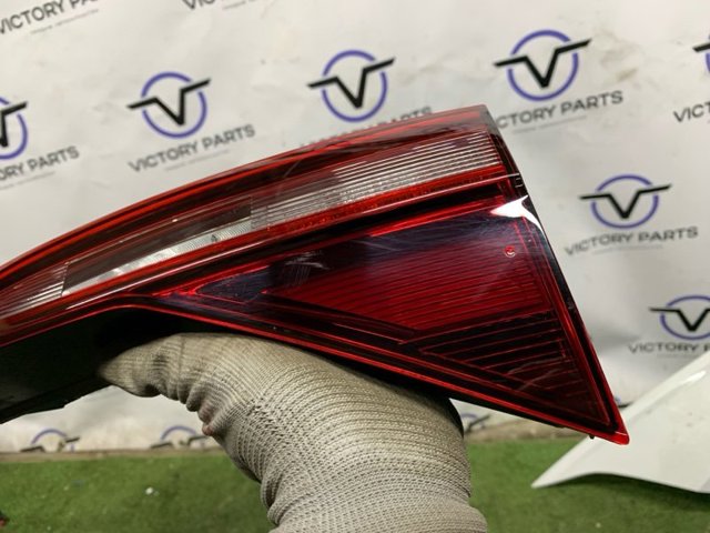 VAG 17A945094A Фонарь задний правый внутренний в наличии Днепр