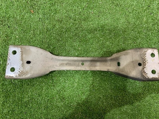 VAG 1K0804421C Распорка кузова в наличии Одесса