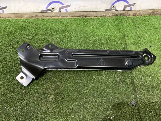 Кронштейн передней панели левый 3CM805931 VAG