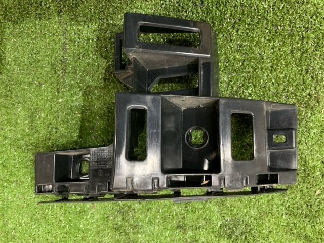 3CM807483A Направляющая заднего бампера левая купить Чернигов