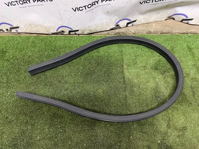 3CM823723 VAG Уплотнитель капота купить в Чернигов