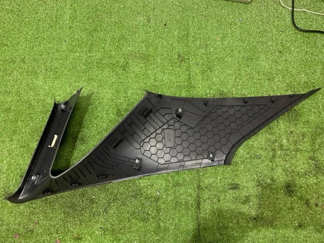 3CM86724682V VAG Обшивка стойки кузова внутренняя задняя правая купить в Запорожье