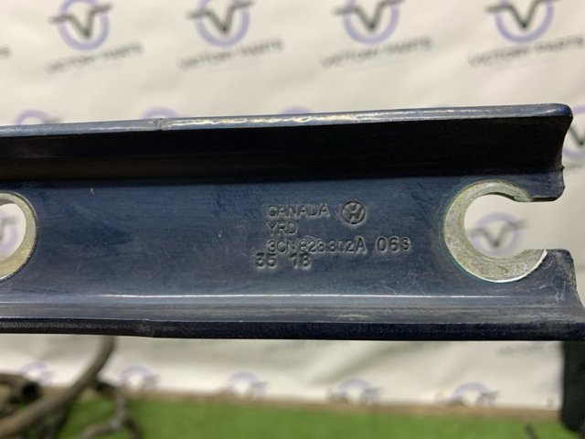 VAG 3CN823302A Петля капота правая в наличии Черкассы