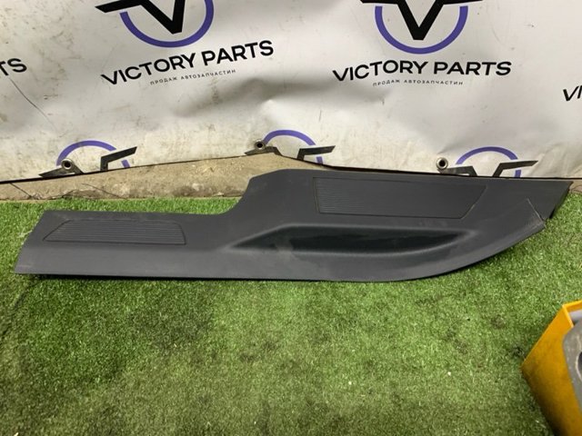VAG 3CN853369C82V Накладка дверного порога внутренняя задняя левая в наличии Винница