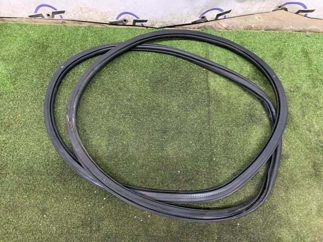VAG 3CN867913C5AP Уплотнитель двери задней левой (на кузове) в наличии Каменское