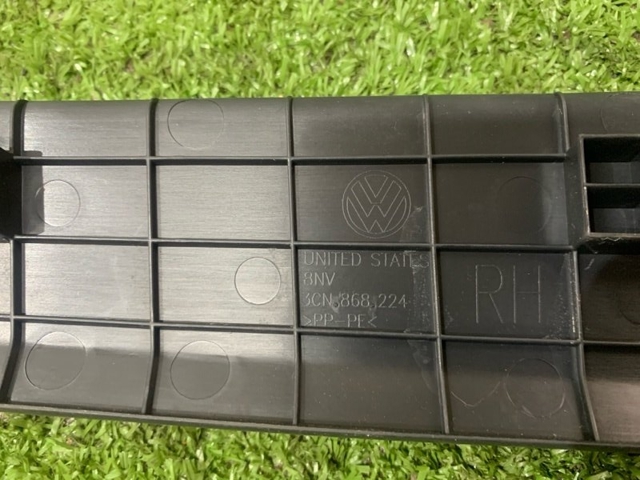 VAG 3CN86822482V Обшивка стойки кузова внутренняя передняя правая в наличии Полтава