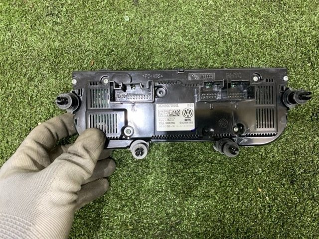 VAG 3CN907044LWZU Блок управления режимами отопления/кондиционирования в наличии Чернигов
