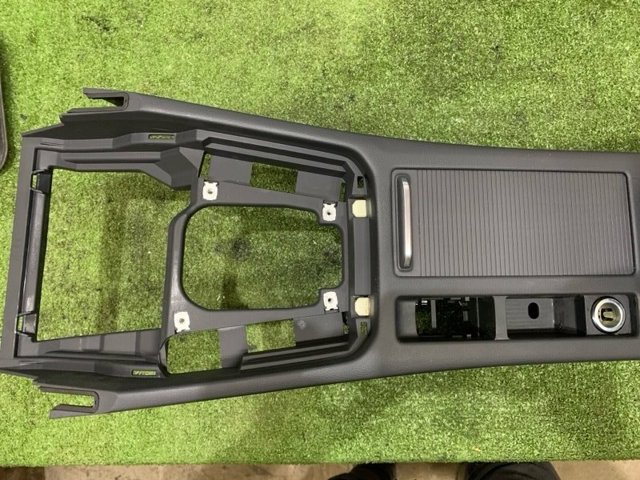 VAG 3G1863241C81U Консоль панели управления центральная в наличии Житомир