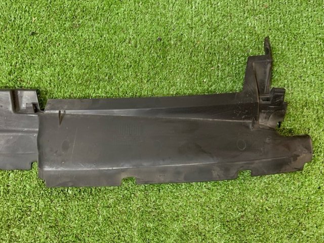 3G8121330C VAG Верхний дефлектор радиатора купить в Павлоград