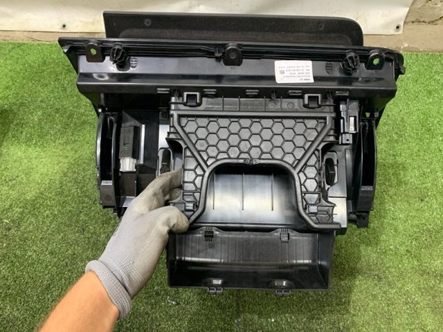 3G8857101RA3 Ящик перчаточный (бардачок) купить Житомир