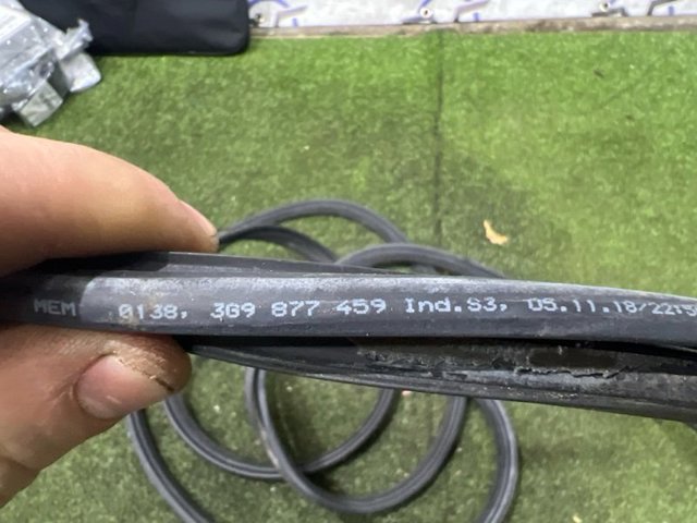 3G9877459 Уплотнитель люка крыши купить Львов