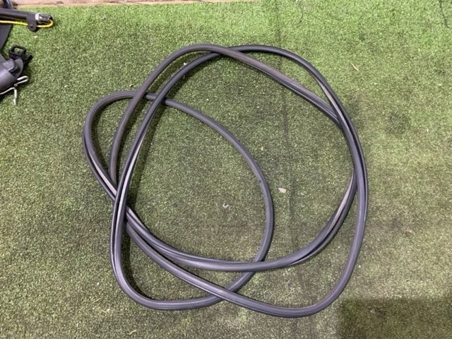 3G9877459 Уплотнитель люка крыши купить Чернигов