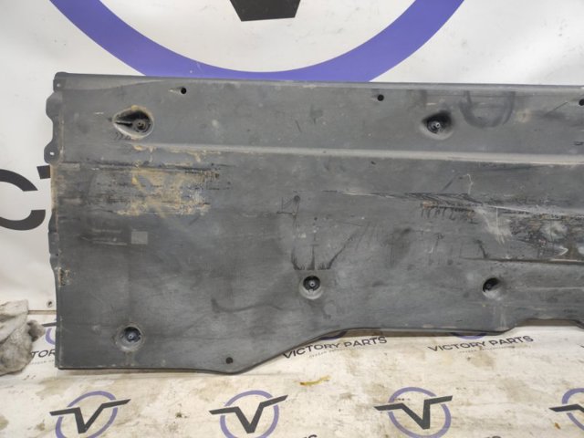 VAG 3Q0825202J Защита днища правая в наличии Кривой Рог