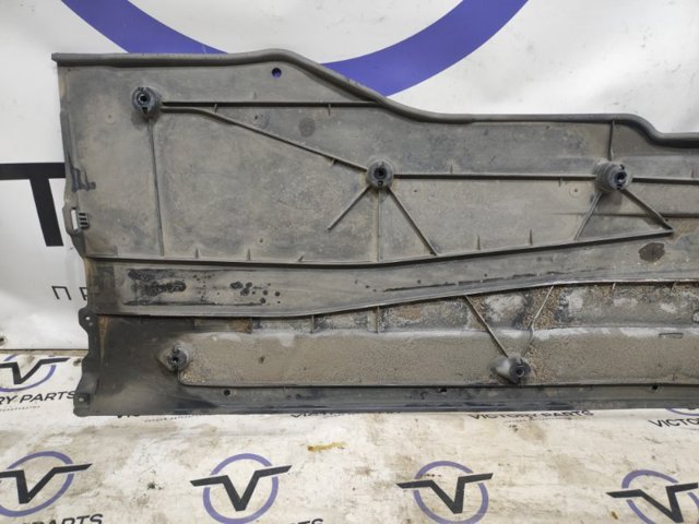 VAG 3Q0825202J Защита днища правая в наличии Киев