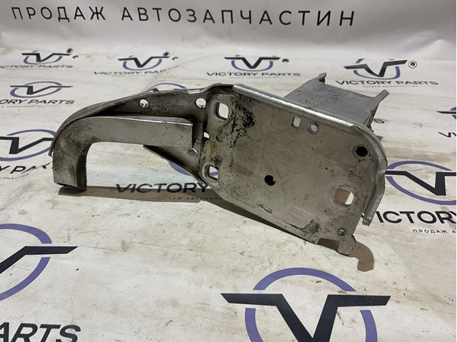 4G0807133E Кронштейн усилителя переднего бампера купить Каменское