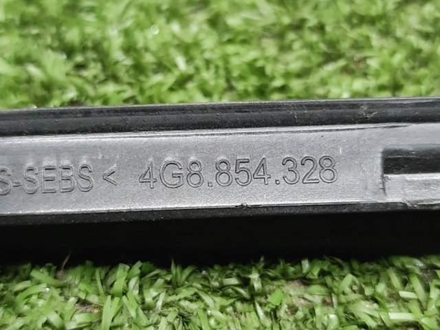 4G8854328 Молдинг лобового стекла правый купить Николаев